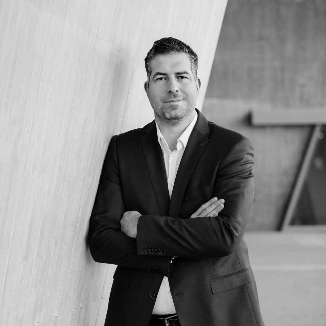 CEO Alexander Brütsch im Anzug